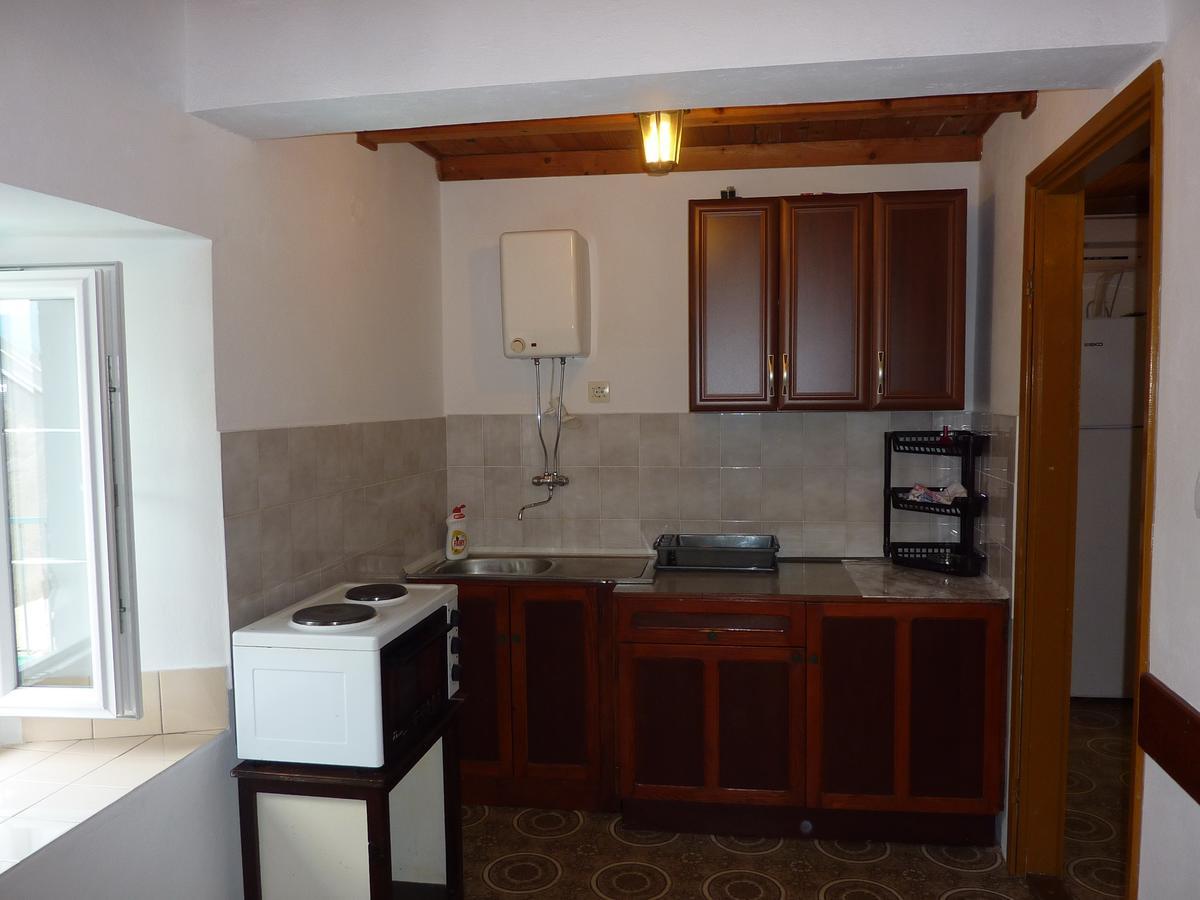 Rose - Apartmani Janovic Луштиця Екстер'єр фото